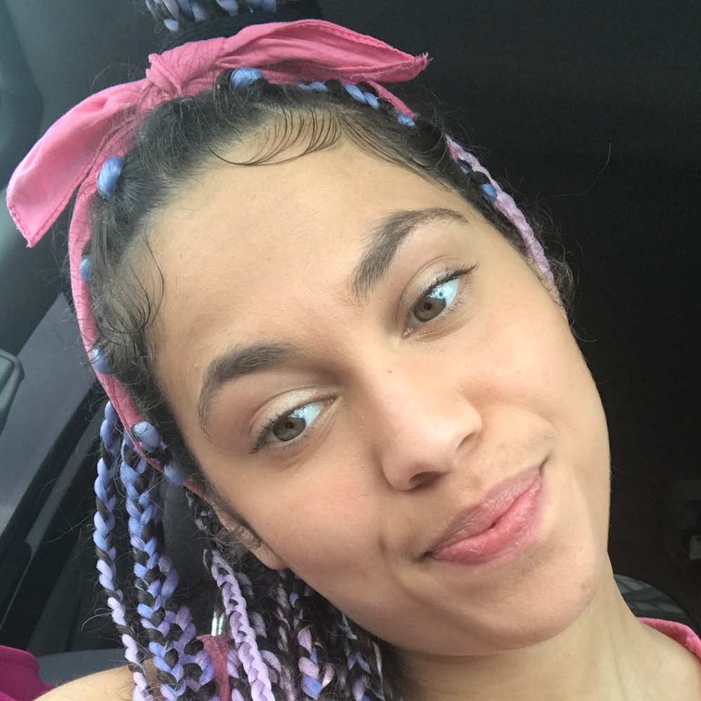 Meet your Posher, Aidaa